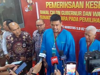 Bacalon Gubsu-Wagubsu, Bobby-Surya memberikan keterangan dalam pemeriksaan kesehatan di RSUP H Adam Malik, kemarin.(kaldera)