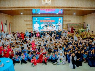 Dekranasda Kota Medan berbagi dengan 525 anak yatim piatu di Kota Medan. Hal ini sebagai bentuk kepedulian terhadap mereka.