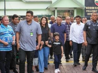 Walikota Medan, Bobby Nasution saat membuka Medan Festival Kuliner, Selasa (10/9/2024) sore di Lapangan Benteng Medan.