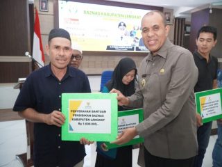 Pj Bupati Langkat, Faisal Hasrimy mengungkapkan, pendistribusian zakat infak sedekah (ZIS) ini merupakan upaya bersama dalam mendukung masyarakat yang berhak menerima bantuan.