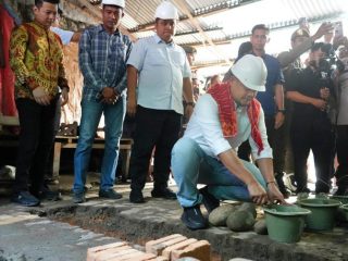 Walikota Medan Bobby Nasution memuji pedagang Pasar Simalingkar. Mereka kompak membangun pasar tempat mencari nafkah selama ini. Tujuannya agar lebih representatif.