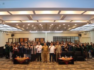 Kepala Dinas Ketenagakerjaan Provinsi Sumatera Utara DR. Drs. Ismael P. Sinaga, M.Si mengajak mahasiswa untuk mempersiapkan diri menghadapi era deindustrialisasi saat ini.