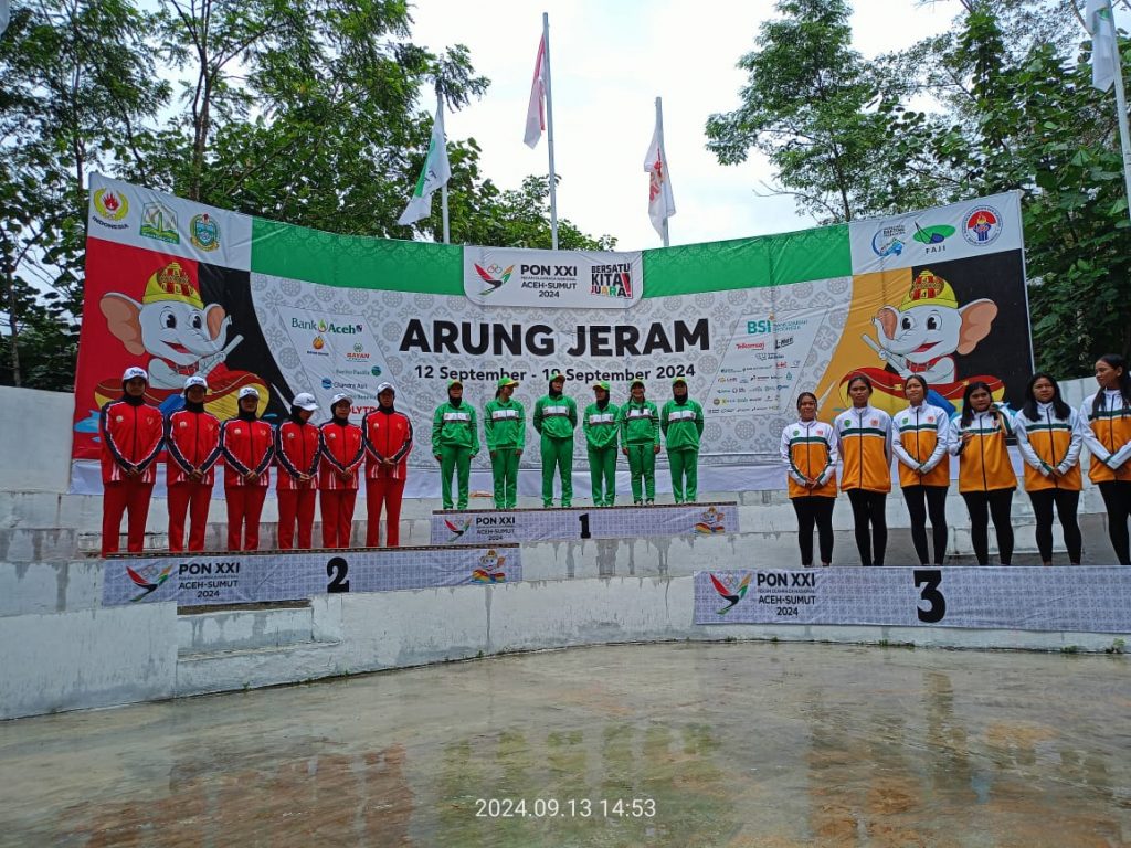 Tim Arung Jeram Putri Sumut saat UPP Medali Emas PON XXI 2024, di Sungai Alas, Ketambe, Aceh Tenggara, Aceh.(HO FAJI Sumut/kaldera)