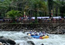 Tim Arung Jeram Putra Sumut berlaga di PON XXI 2024. Sumut sementara mengoleksi delapan medali dari cabor yang dipertandingkan di Aceh Tenggara, Aceh ini.(HO FAJI SUMUT/Kaldera)