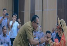 Plt Walikota Medan, Aulia Rachman menghadiri Pelantikan Persatuan Bola Voli Seluruh Indonesia (PBVSI) Kota Medan di Hotel Grand Inna, kemarin.