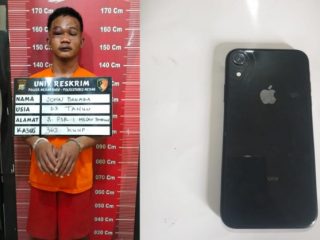 Personel Unit Reskrim Polsek Medan Baru mengamankan Jhon Bakara,22, pelaku pencurian dengan kekerasan. Warga Jalan Tapanuli Gang Batas, Kecamatan Medan Tembung ini diamankan di Jalan Denai, Kelurahan Tegal Sari ll, Kecamatan Medan Denai, Minggu (6/10/2024) sekitar Pukul 19.00 WIB.