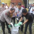 Polres Langkat melakukan pemusnahan barang bukti narkotika jenis sabu hasil pengungkapan Juli hingga Agustus 2024 seberat 21,426,58 gram di depan Gedung Aula Bharadaksa Mapolres Langkat, Jumat (11/10/2024) siang.