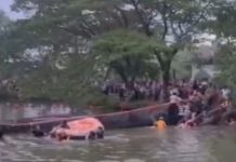 Akibat over kapasitas Jembatan Taman Cadika ambruk, Minggu (13/10/2024).