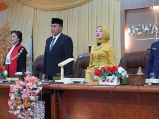 Sebanyak 50 anggota DPRD Kabupaten Langkat periode 2024-2029 resmi dilantik di Gedung DPRD Kabupaten Langkat, Senin (14/10/2024).