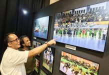 Plt Walikota Medan, Aulia Rachman mengunjungi pameran foto ajang Pekan Olahraga Nasional (PON) XXI Sumatera Utara yang digelar di Rivavark, Atrium Deli Park Medan, kemarin malam.