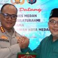 Ketua Pengurus Daerah (PD) Al Washliyah Kota Medan, H. Abdul Hafiz Harahap dan Kapolrestabes Medan, Kombes Pol. Gidion Arif Setiawan