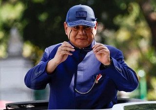 Presiden RI Prabowo Subianto saat pawai usai pelantikan, Minggu (20/10/2024)