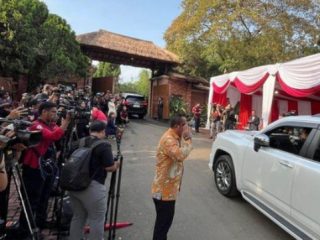 Sejumlah tokoh mulai berdatangan ke kediaman presiden terpilih Prabowo Subianto di Hambalang, Kabupaten Bogor, Jawa Barat, untuk mengikuti pembekalan calon menteri.