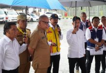 Wakil Presiden Indonesia Gibran Rakabuming Raka meniniau Gerbang Tol Tanjung Pura, Langkat, Sumatera Utara, Selasa (24/12/2024).