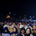 Belasan ribu warga dari berbagai wilayah memadati Lapangan Benteng Medan dan sekitarnya guna menyaksikan semarak malam pergantian tahun masehi dan pesta kembang api, Selasa (31/12/24).