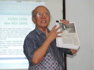 Tokoh pers Atmakusumah Astraatmadja (86)