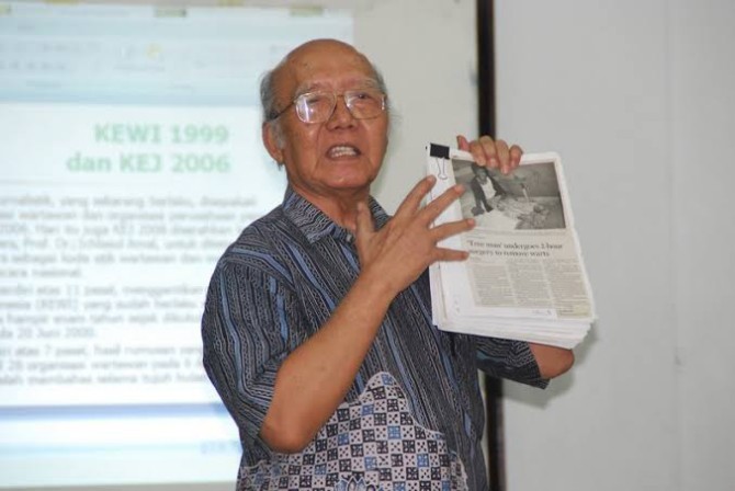 Tokoh pers Atmakusumah Astraatmadja (86)