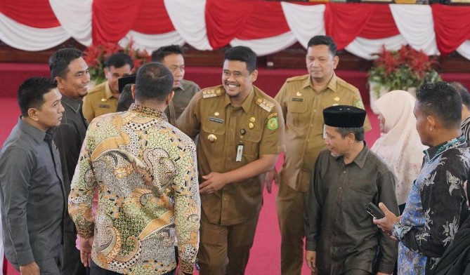 Walikota Medan Bobby Nasution ucapkan terima kasih dan memberikan apresiasi kepada unsur pimpinan dan segenap anggota DPRD Kota Medan atas terlaksananya Rapat Kerja (raker) DPRD Kota Medan yang menghasilkan program kerja 2025.
