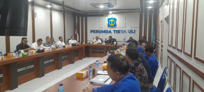 Komisi C DPRD Sumatera Utara melakukan kunjungan kerja ke kantor Perumda PDAM Tirtauli, Kamis (9/1/2025).