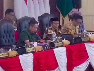 Dewan Perwakilan Rakyat Daerah (DPRD) Kota Medan menetapkan lima anggota Badan Kehormatan DPRD (BKD) melalui sidang paripurna yang dipimpin Ketua DPRD Medan, Wong Chun Sen, Senin (13/1/2025).