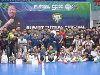 Tim Arumi dari Pematangsiantar menjuarai turnamen futsal kategori Umum piala Bahar Siagian setelah menaklukan Youngcrows di final lewat adu penalti