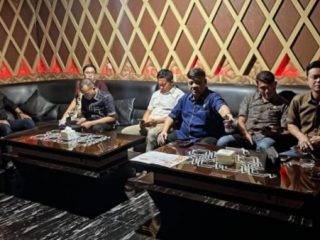 Anggota Komisi 3 DPRD Kota Medan tak main-main dalam mengawasi kepatuhan para pelaku usaha terhadap kewajiban pajak. Ketua Komisi 3 DPRD Medan, Salomo TR Pardede, menegaskan pihaknya akan melakukan inspeksi mendadak (sidak) ke seluruh tempat hiburan malam, hotel, restoran, dan berbagai jenis usaha lainnya tanpa terkecuali.