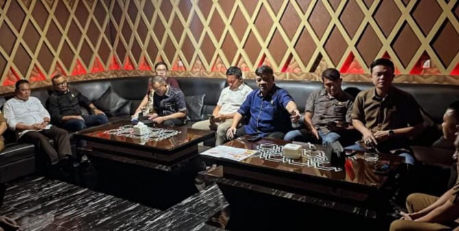 Anggota Komisi 3 DPRD Kota Medan tak main-main dalam mengawasi kepatuhan para pelaku usaha terhadap kewajiban pajak. Ketua Komisi 3 DPRD Medan, Salomo TR Pardede, menegaskan pihaknya akan melakukan inspeksi mendadak (sidak) ke seluruh tempat hiburan malam, hotel, restoran, dan berbagai jenis usaha lainnya tanpa terkecuali.