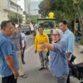 Anggota DPRD Medan dari Fraksi Golkar Modesta Marpaung fasilitasi pemangkasan pohon di Jalan Gaharu, Lingkungan 11, Kelurahan Gaharu, Kecamatan Medan Timur, Selasa (4/2/2025).