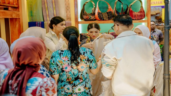 The Jakarta International Handicraft Trade Fair (Inacraft) 2025 resmi dibuka di Jakarta Convention Center (JCC), Rabu (5/2/2025).