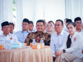 Walikota Medan, Bobby Nasution, menghadiri perayaan Hari Ulang Tahun (HUT) ke-17 Partai Gerindra di Kantor DPC Partai Gerindra Kota Medan, Rabu (6/2/2025).