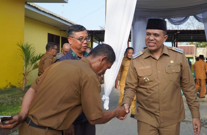 Penjabat (Pj) Bupati Langkat, M. Faisal Hasrimy, saat menghadiri Musyawarah Perencanaan Pembangunan (Musrenbang) Kecamatan Secanggang, Selasa (11/2/2025).