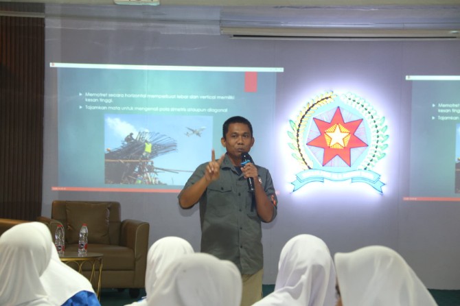 Kepala Sekolah SMK Panca Budi Lukman Sitompul