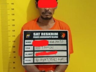 Bejat! Kata yang pantas menggambarkan prilaku HRO alias Anto (40), warga Kabupaten Labuhanbatu Selatan (Labusel). Anto tega menghamili putri kandungnya sendiri. Bahkan, sampai melahirkan anak.