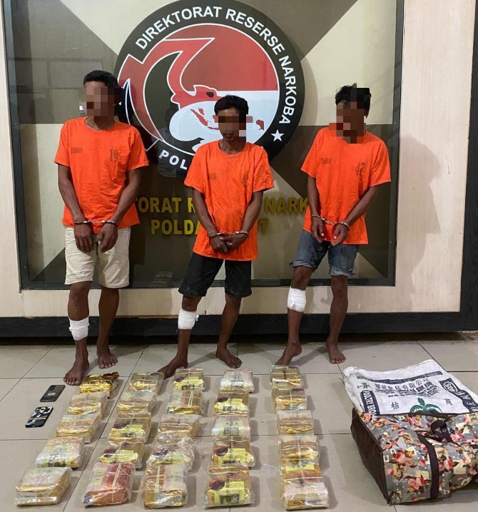 Tim Unit 2 Subdit I Direktorat Reserse Narkoba Polda Sumut berhasil mengungkap jaringan penyelundupan narkotika jenis sabu seberat 25 kilogram yang masuk dari Malaysia ke Indonesia melalui jalur laut.