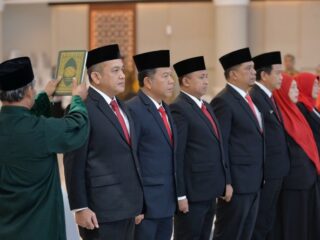 Acara Pengambilan Sumpah Jabatan dan Pelantikan yang berlangsung di Aula Raja Inal Siregar, Kantor Gubernur Sumut, Jalan Diponegoro No. 30, Medan, Senin (24/2/2025).