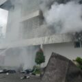 Gedung Dinas Pendidikan Sumut di Jalan Cik Di Tiro, Kecamatan Medan Polonia, terbakar, Rabu (26/02/2025) siang.