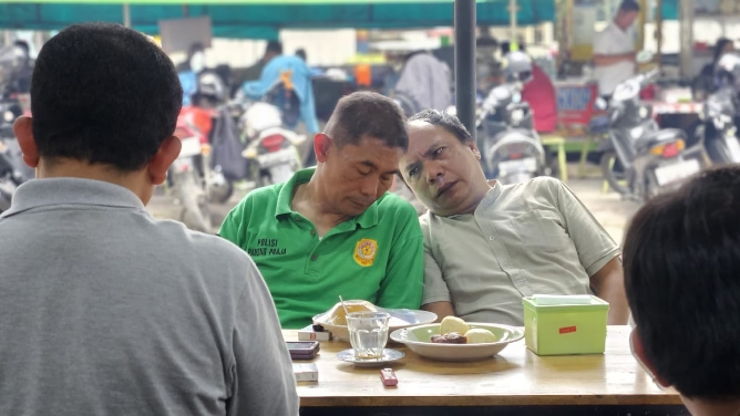 Kepala Satuan Polisi Pamong Praja (Kasatpol PP) Kota Medan, Rakhmat Adisyah Putra Harahap, menyoroti keberadaan pedagang kaki lima (PKL) yang semakin marak di Kota Medan.