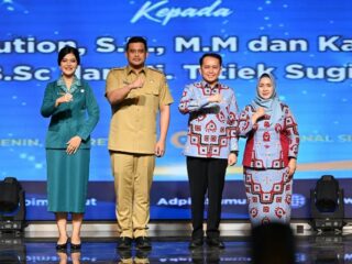 Gubernur Sumatera Utara (Sumut) Muhammad Bobby Afif Nasution resmi memasuki hari pertamanya berkantor di Kantor Gubernur Sumut, Senin (3/3/2025).