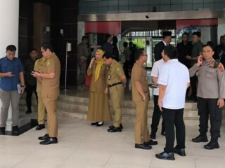 Acara pisah sambut Walikota dan Wakil Walikota Medan yang berlangsung di Ruang Rapat III Kantor Walikota Medan, Selasa (4/3/2025) batal dilakukan.