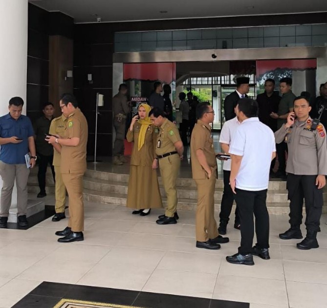 Acara pisah sambut Walikota dan Wakil Walikota Medan yang berlangsung di Ruang Rapat III Kantor Walikota Medan, Selasa (4/3/2025) batal dilakukan.