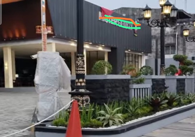 Bangunan yang diduga tidak memiliki izin Persetujuan Mendirikan Bangunan (PBG ).