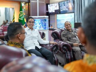 Walikota Medan dan Wakil Walikota Medan Rico Waas dan Zakiyuddin Harahap melanjutkan roadshownya ke Kejari Medan, Kamis (6/3/2025).