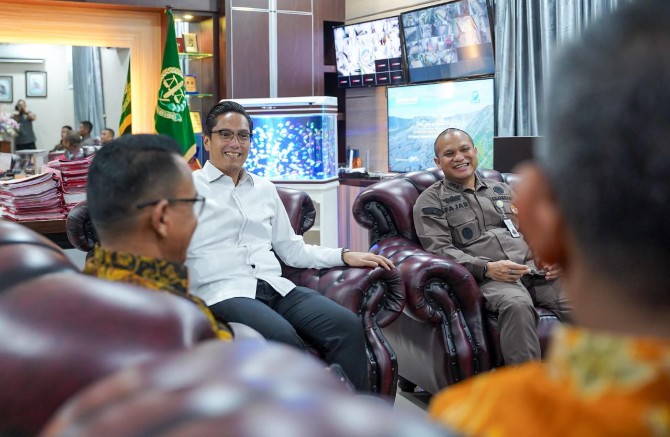 Walikota Medan dan Wakil Walikota Medan Rico Waas dan Zakiyuddin Harahap melanjutkan roadshownya ke Kejari Medan, Kamis (6/3/2025).