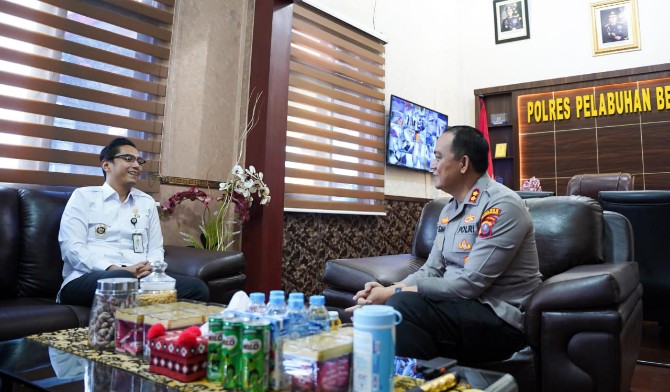 Walikota Medan Rico Tri Putra Bayu Waas bersilaturahmi dengan Kapolres Pelabuhan Belawan, AKBP Janton Silaban di Mako Polres Pelabuhan Belawan, Jumat (7/3/2025).