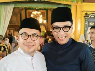 Ketua PD Al Washliyah Kota Medan Abdul Hafiz Harahap dan Walikota Medan Rico Waas
