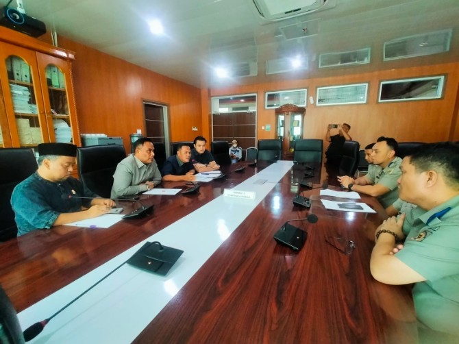 Komisi 1 DPRD Medan menggelar rapat dengar pendapat (RDP) dengan Badan Pertanahan Nasional (BPN) Kota Medan, Senin (10/3/2025).