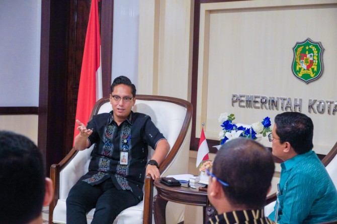 Walikota Medan Rico Waas