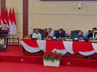 Anggota DPRD Medan dari Fraksi PDI Perjuangan Lily memberikan sejumlah saran kepada Pemko Medan. Hal ini disampaikan Lily saat membacakan hasil reses dalam sidang paripurna DPRD Medan, Selasa (25/3/2025).