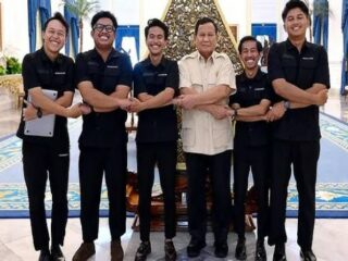 Presiden Prabowo Subianto disebut akan berkolaborasi dengan Pandawara Group, kelompok kreator konten berbasis isu lingkungan untuk membuat gerakan mengatasi persoalan sampah di Indonesia.