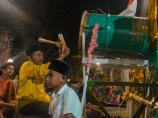 Takbiran dan pawai kendaraan hias
